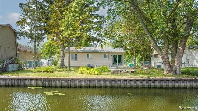 Building Photo - 35381 Dern Dr