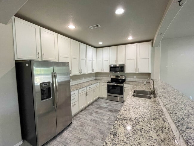 Building Photo - 4175 W Santa Maria Ln