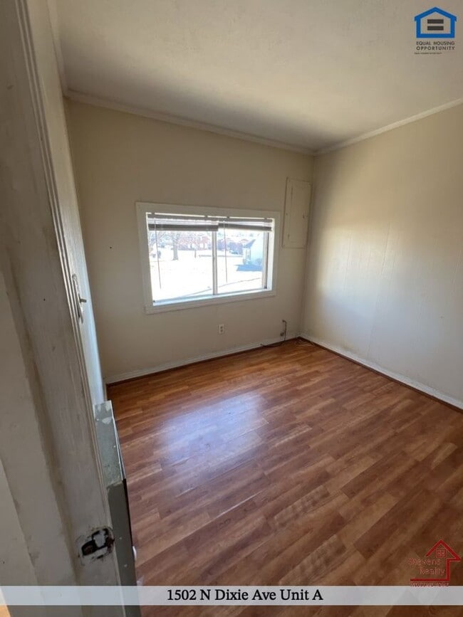 Building Photo - 1502 N Dixie Ave