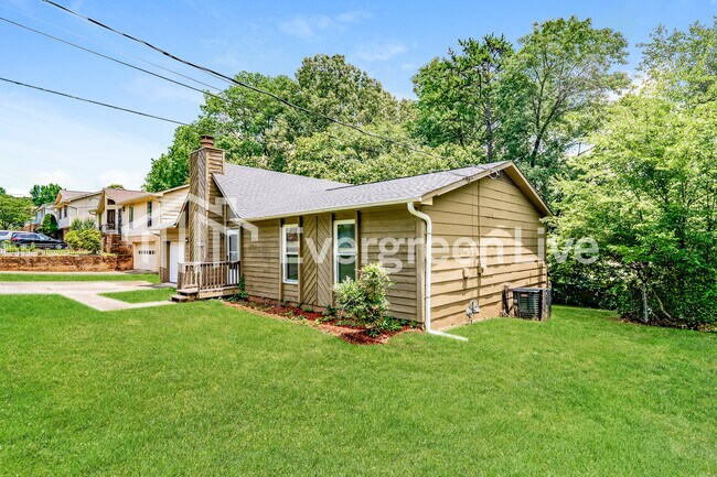 Foto del edificio - 1119 Startrek Ln