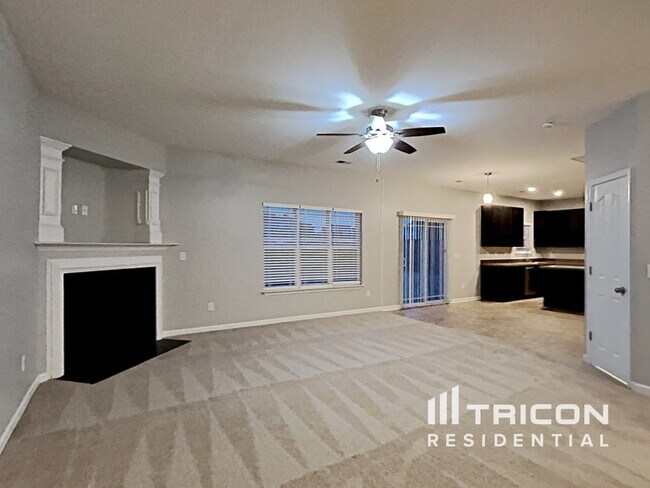 Foto del edificio - 421 Riverdale Rd