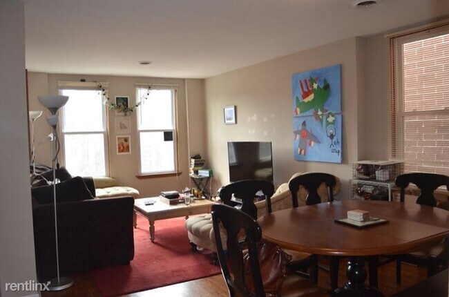 Foto del edificio - 2224 W Medill Ave
