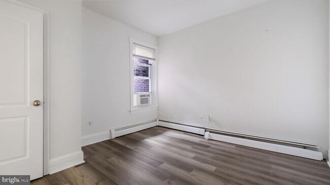 Foto del edificio - 4 E State St