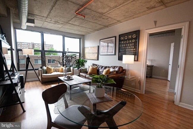 Foto del edificio - 2750 14th St NW