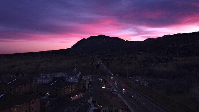 Foto del edificio - 2188 Giltshire Dr