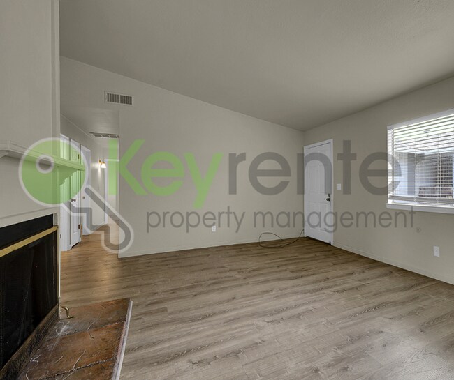 Foto del edificio - 6385 Bonham Cir