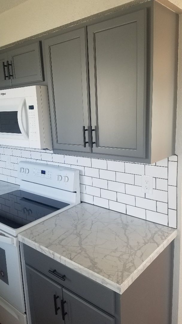 Building Photo - A home to make your home!!