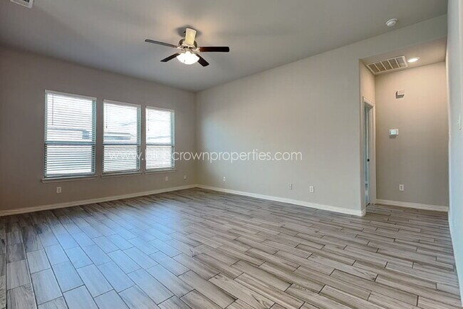 Building Photo - 273 Cisco Trl