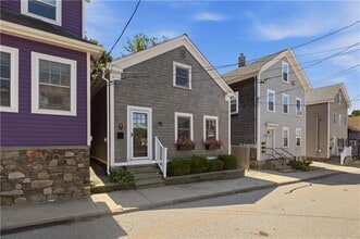 Building Photo - 45 Holland St