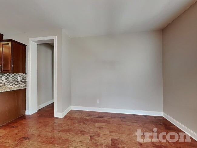 Building Photo - 10403 Drake Hill Dr