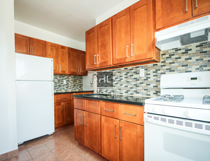 Primary Photo - 8611 Whitney Ave
