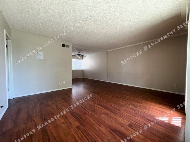 Building Photo - 7141 N 16th St