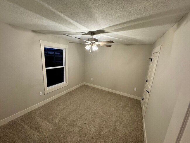 Building Photo - Brand New 3 Bed 2 Bath in East Manhattan, KS!