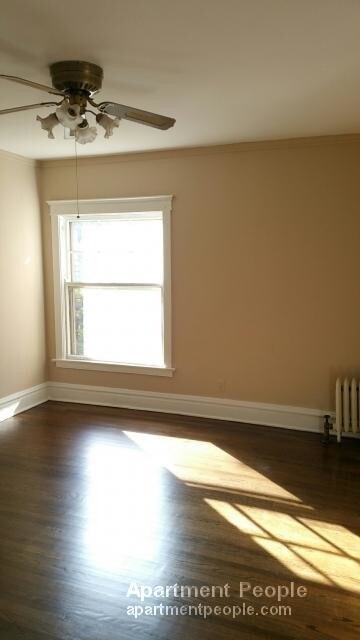 Building Photo - Beautiful Evanston 2BR with Backyard!