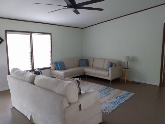 Building Photo - 911 Proctor Ln