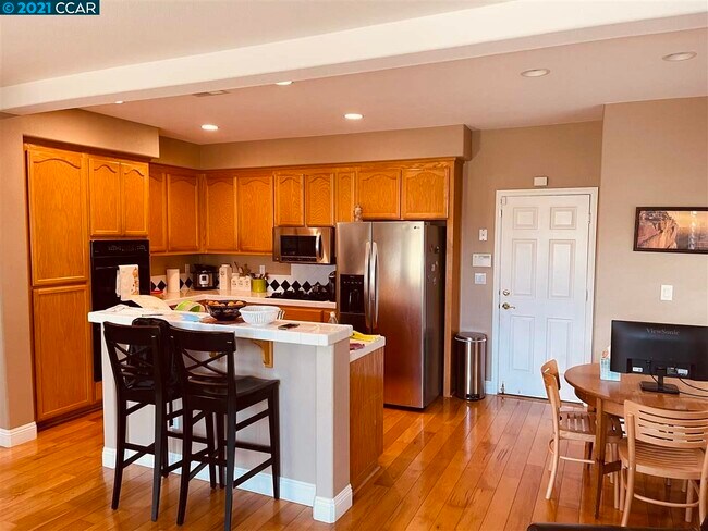 Building Photo - 107 Woodcrest Dr