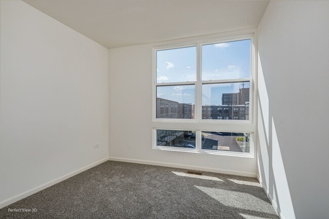 Building Photo - 2206 Venture Dr