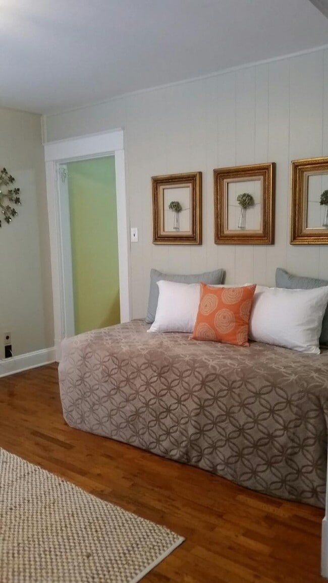 Office or Second Bedroom, entrance to Kitchen - 319 E Glenwood Ave