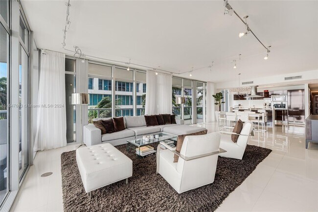 Building Photo - 3737 Collins Ave