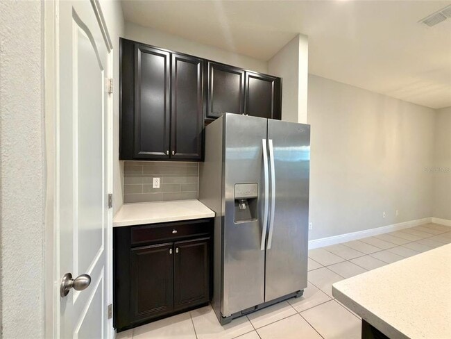 Foto del edificio - 15381 Honeybell Dr