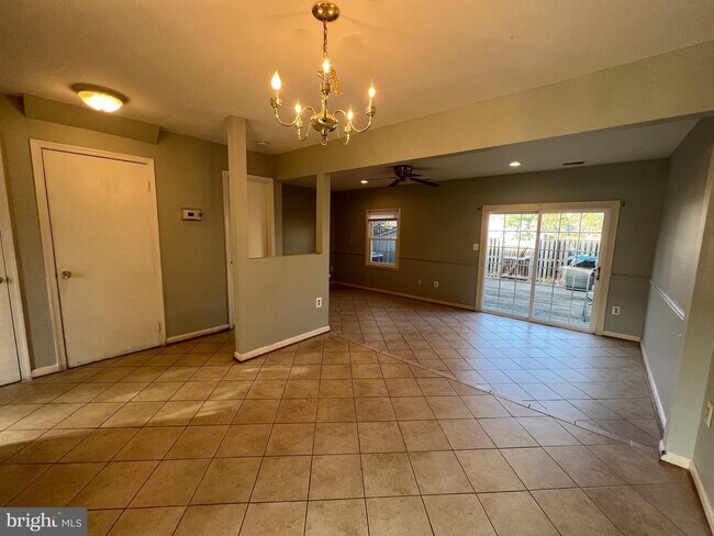 Building Photo - 9145 Kershaw Ct