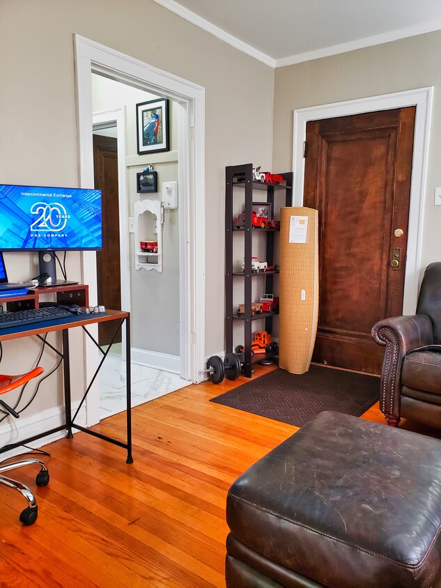 Primary Photo - Spacious Two Room Studio in Excellent Berw...