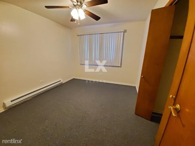 Building Photo - 2 br, 1 bath Apartment - 6206 W 64th Pl