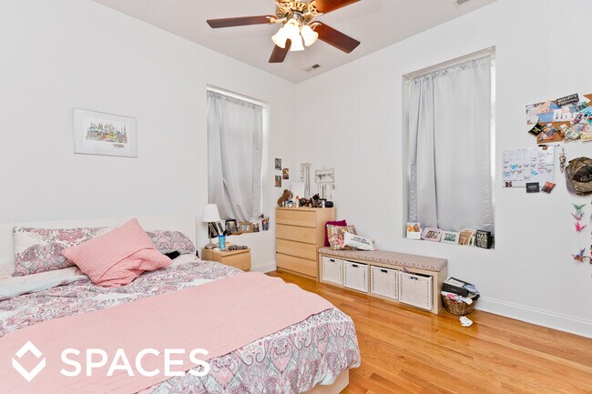 Foto del edificio - 918 W Addison St