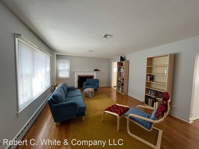 Building Photo - 3 br, 1 bath House - 35 Burnham Road