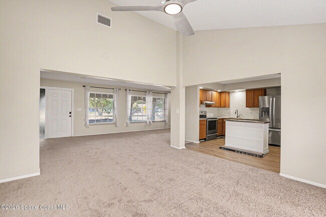 Foto del edificio - 1552 Dowse Ct NE