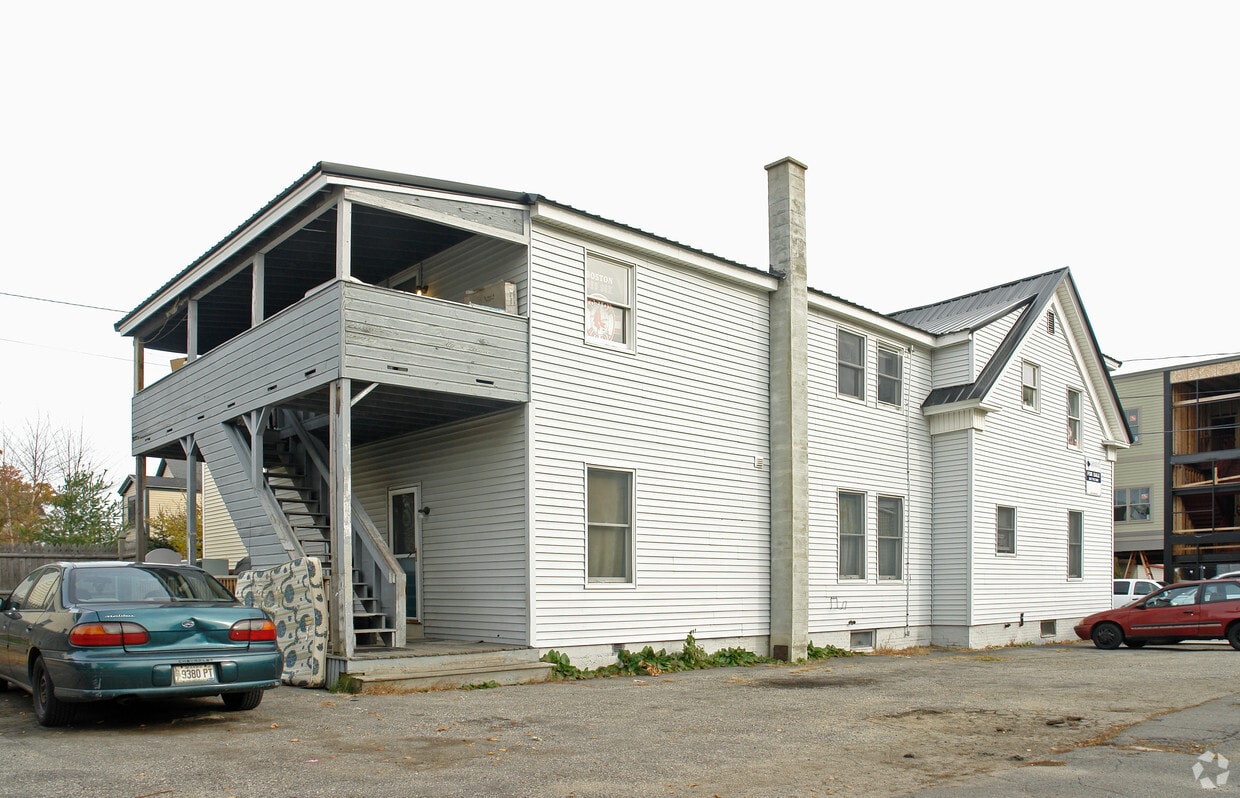 Building Photo - 9 C St