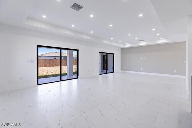 Building Photo - 1111 SW Embers Terrace