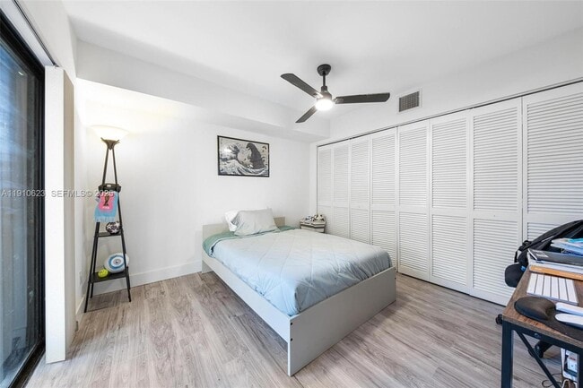 Building Photo - 11913 SW 11th Ct