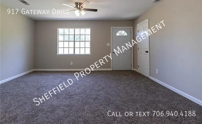 Building Photo - 917 Gateway Dr