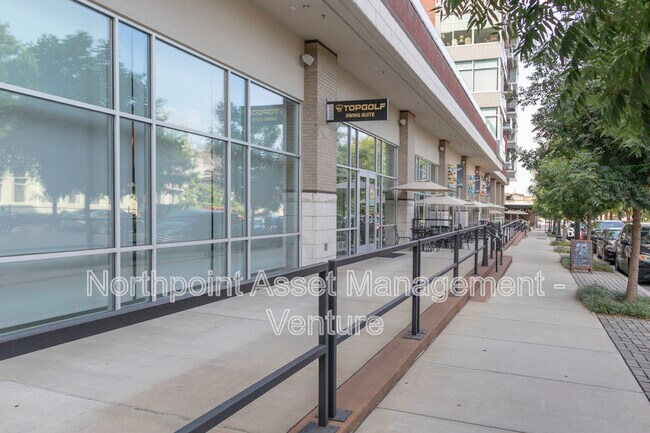 Foto del edificio - 333 W Depot Ave