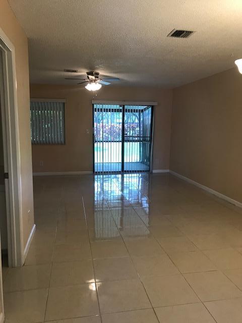 Foto del edificio - 102 Shoreview Dr