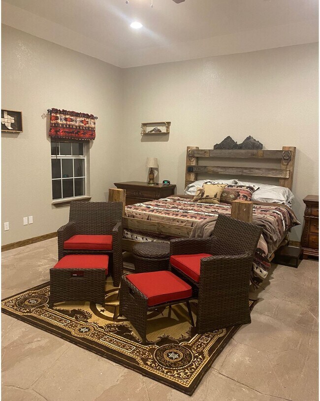 Master Bedroom - 700 Oak Grove Loop