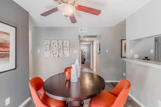 Foto del edificio - Pinehurst Place Apartments