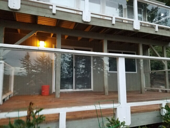 Deck - 8609 Warren Dr NW