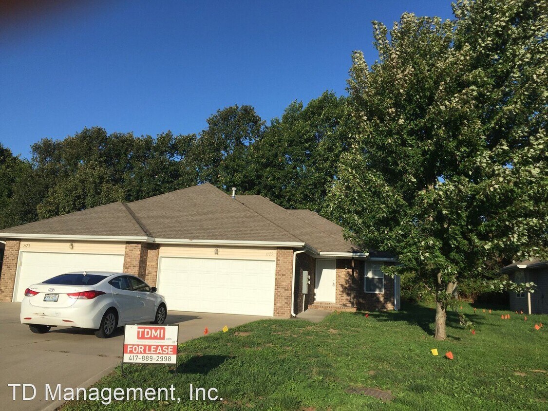 Foto principal - 1177 N Westwood Ave