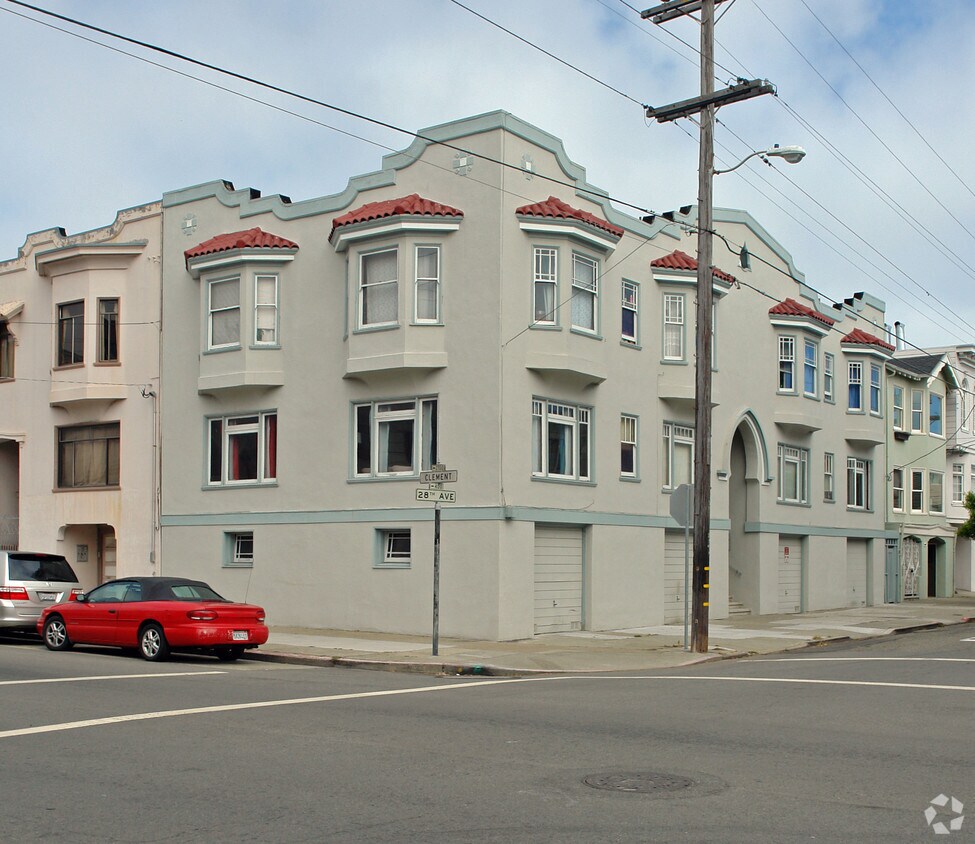 Building Photo - 395 28th Ave