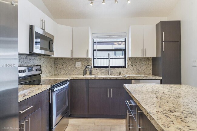 Foto del edificio - 1634 SW 19th Ter