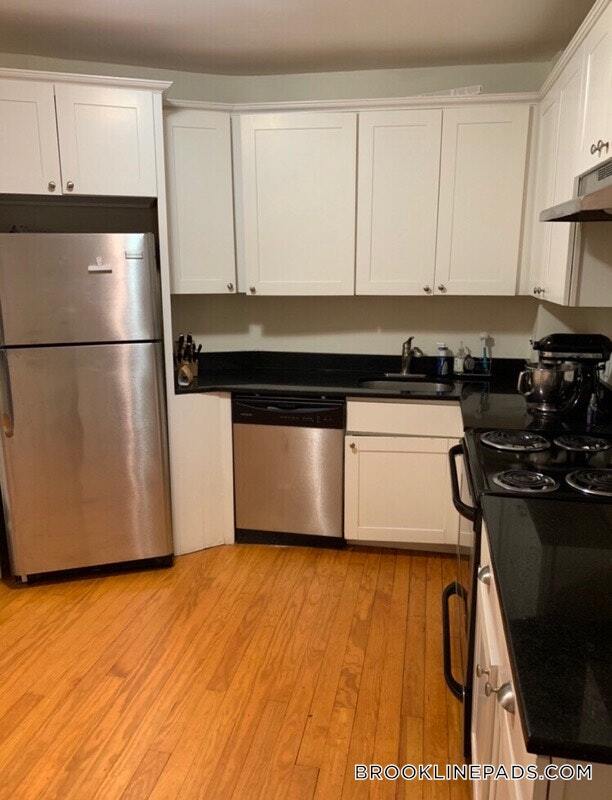 Foto del edificio - 1728 Beacon St