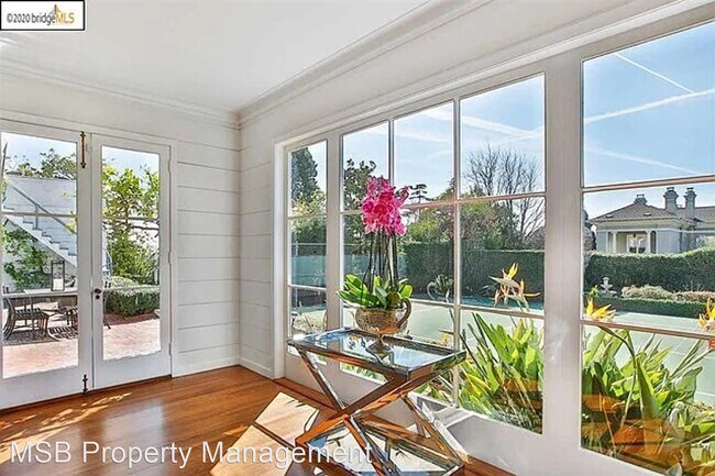 Foto del edificio - 4 br, 4.5 bath House - 121 Scenic Ave