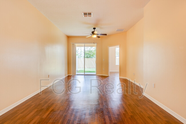 Foto del edificio - 8159 Enchantment Drive