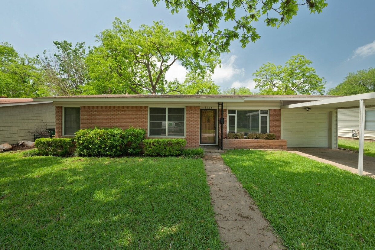 7708 Robalo Rd, Austin, TX 78757 House Rental in Austin, TX