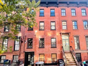 Building Photo - 221 Pavonia Ave