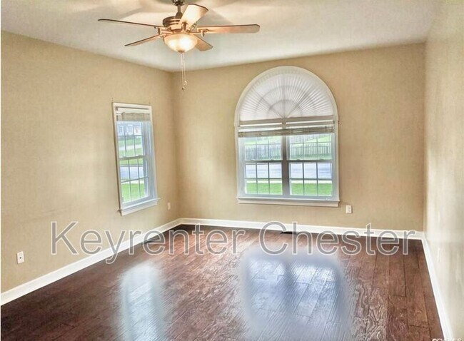 Building Photo - 701 Yellowstone Dr