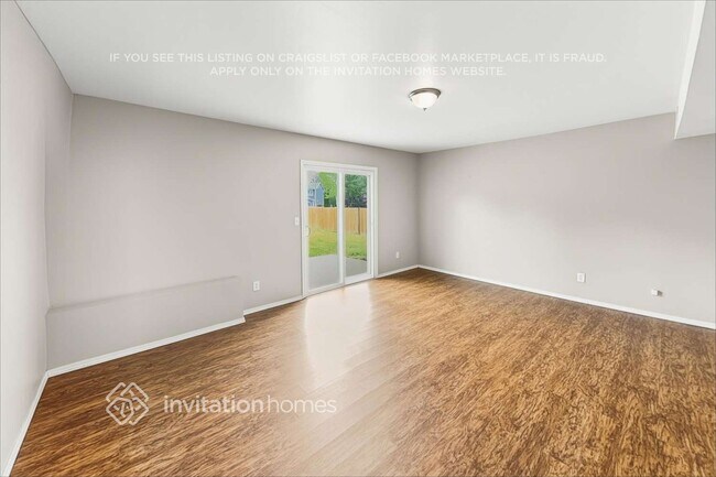 Foto del edificio - 8018 Crown Ridge Blvd