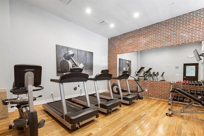 Building Photo - 136 Oakland Ave